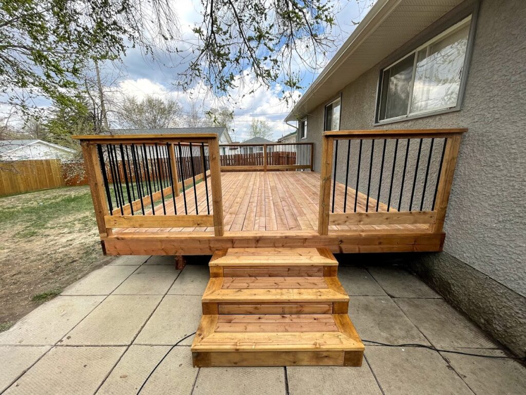 deck and fence contractors